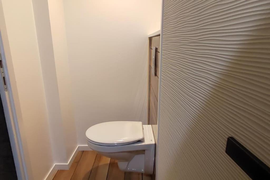 Studio Paisible Et Balneo Vezin-le-Coquet Kültér fotó